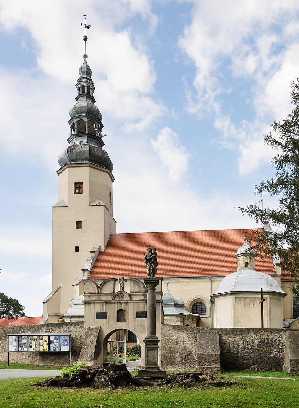 Kościół św. Apostołów Piotra i Pawła – Zwrócona