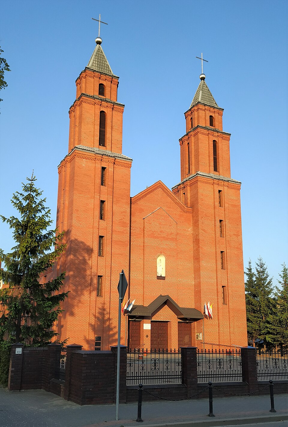 Kościół NMP Matki Kościoła – Łuków