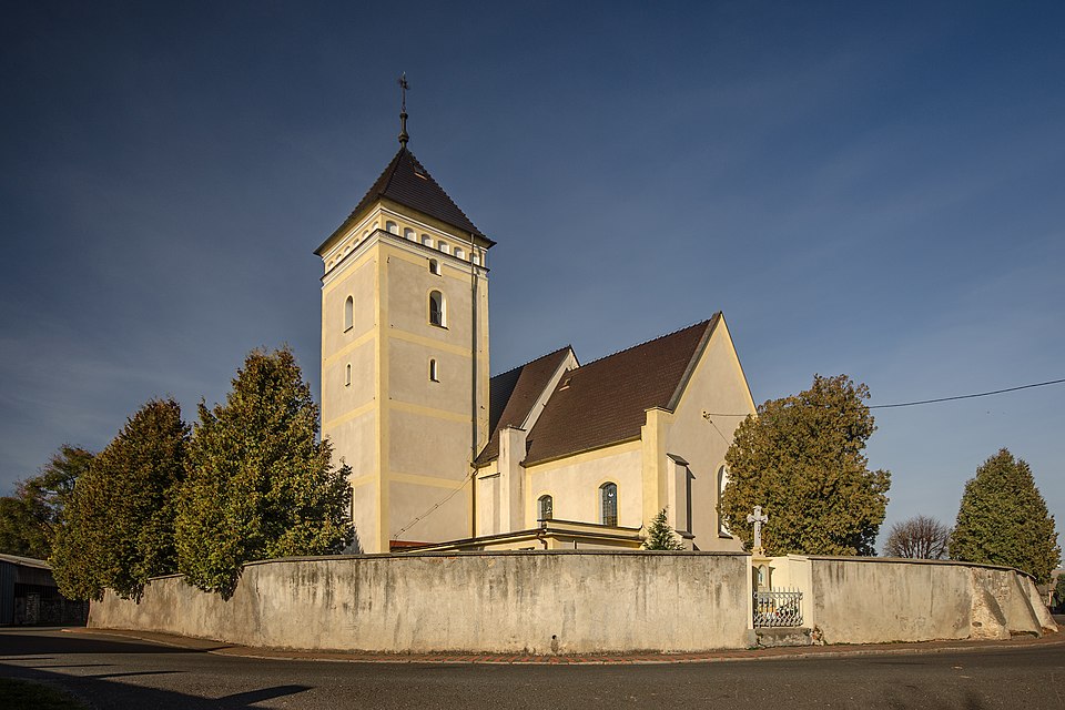 Kościół św. Apostołów Filipa i Jakuba – Rogów Opolski