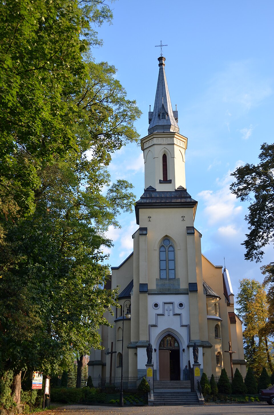 Kościół Nawiedzenia NMP – Nawojowa