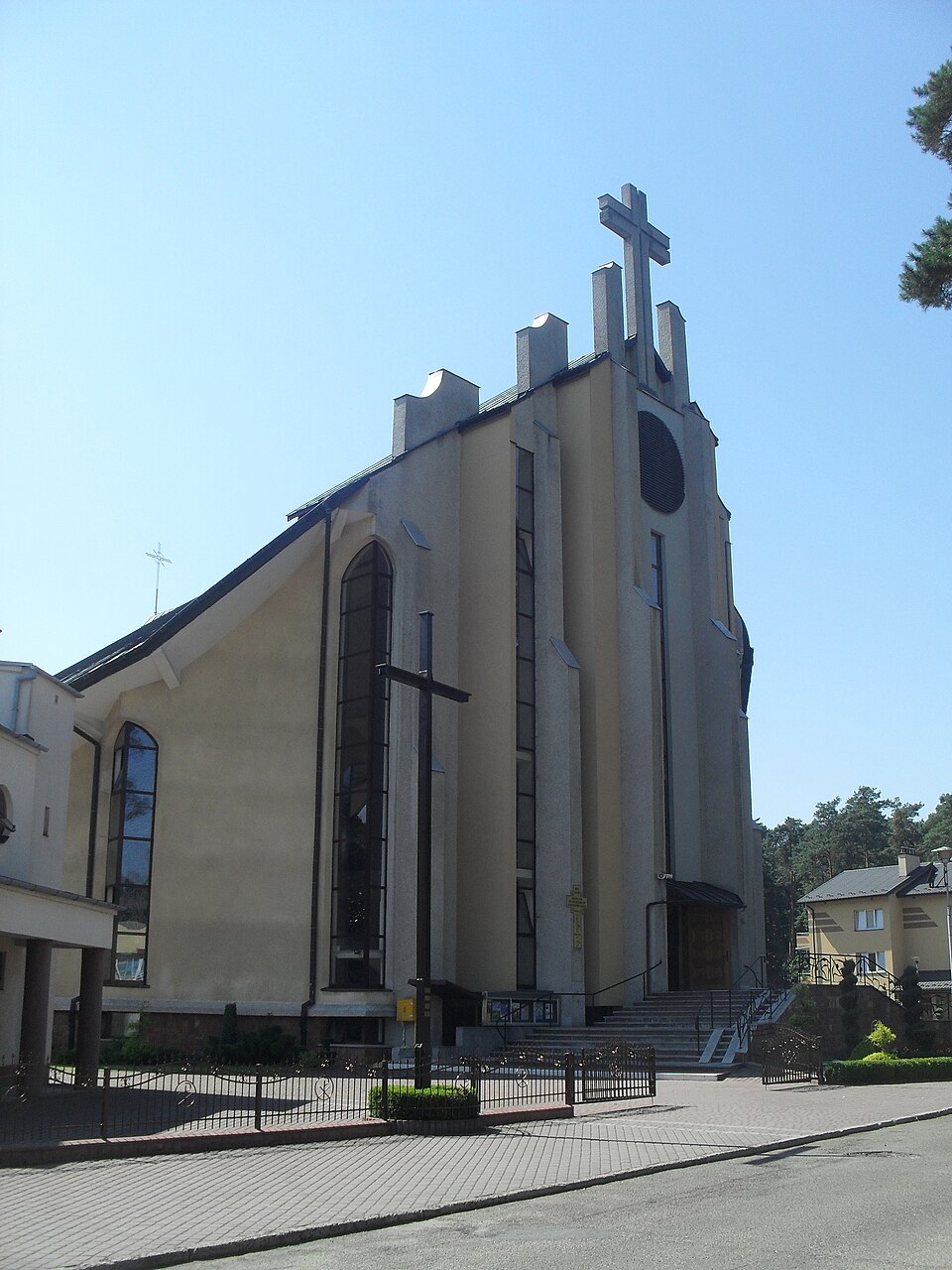 Kościół św. Stanisława BM – Pustków-Osiedle