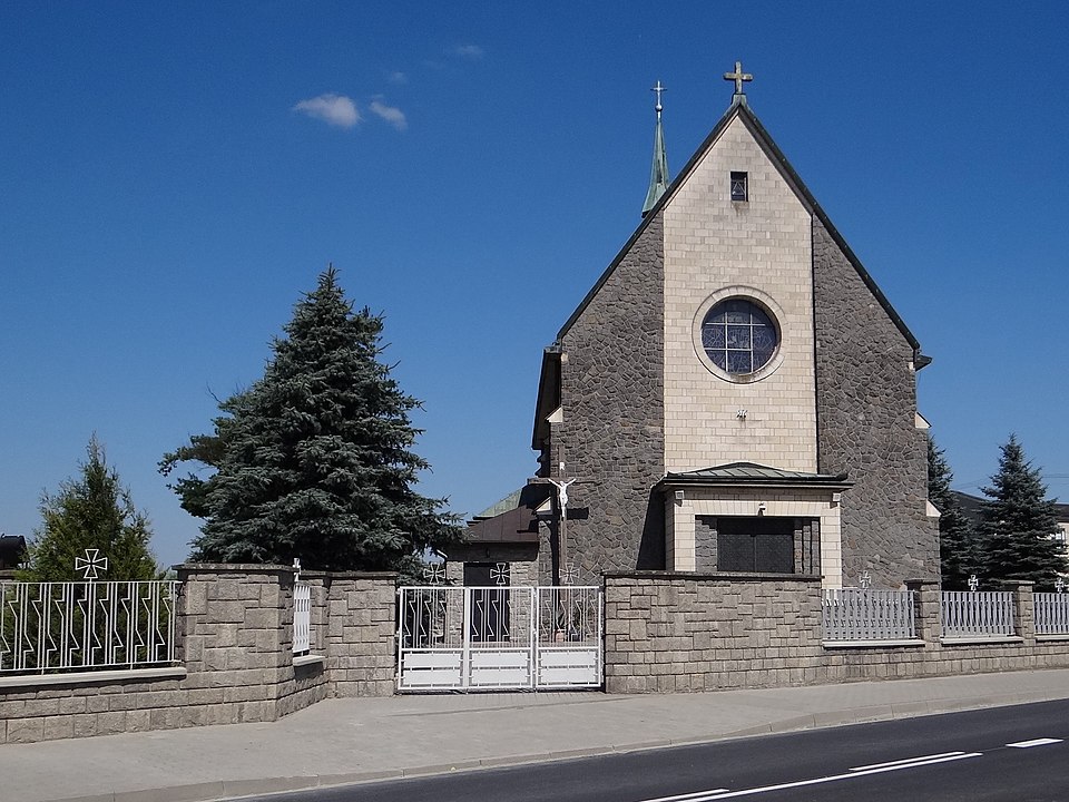 Kościół NMP Królowej Polski – Borzęcin Dolny