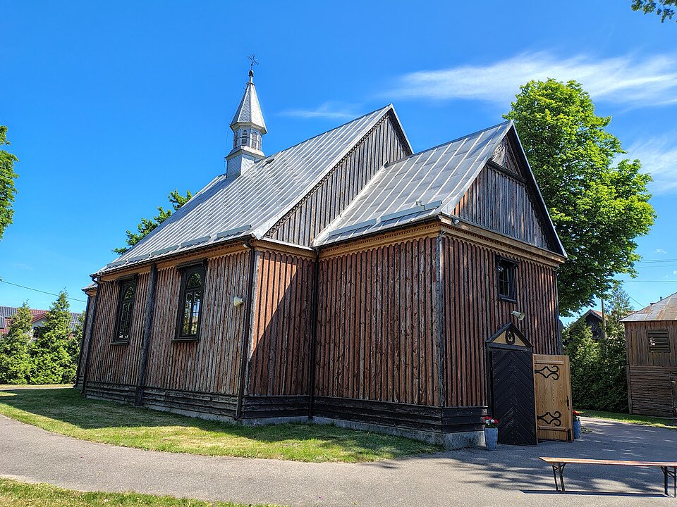 Kościół Wszystkich Świętych – Niechłonin
