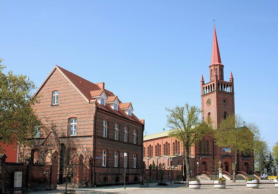 Kościół św. Ap. Piotra i Pawła – Dębno