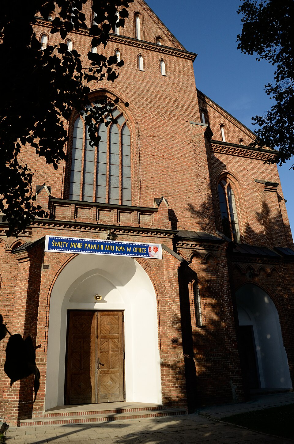 Kościół Trójcy Przenajświętszej i Narodzenia NMP – Trzeszczany Pierwsze