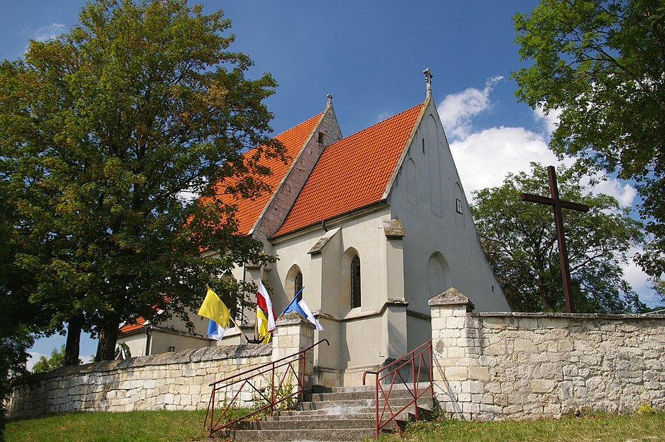 Kościół św. Bartłomieja Ap. – Chotel Czerwony
