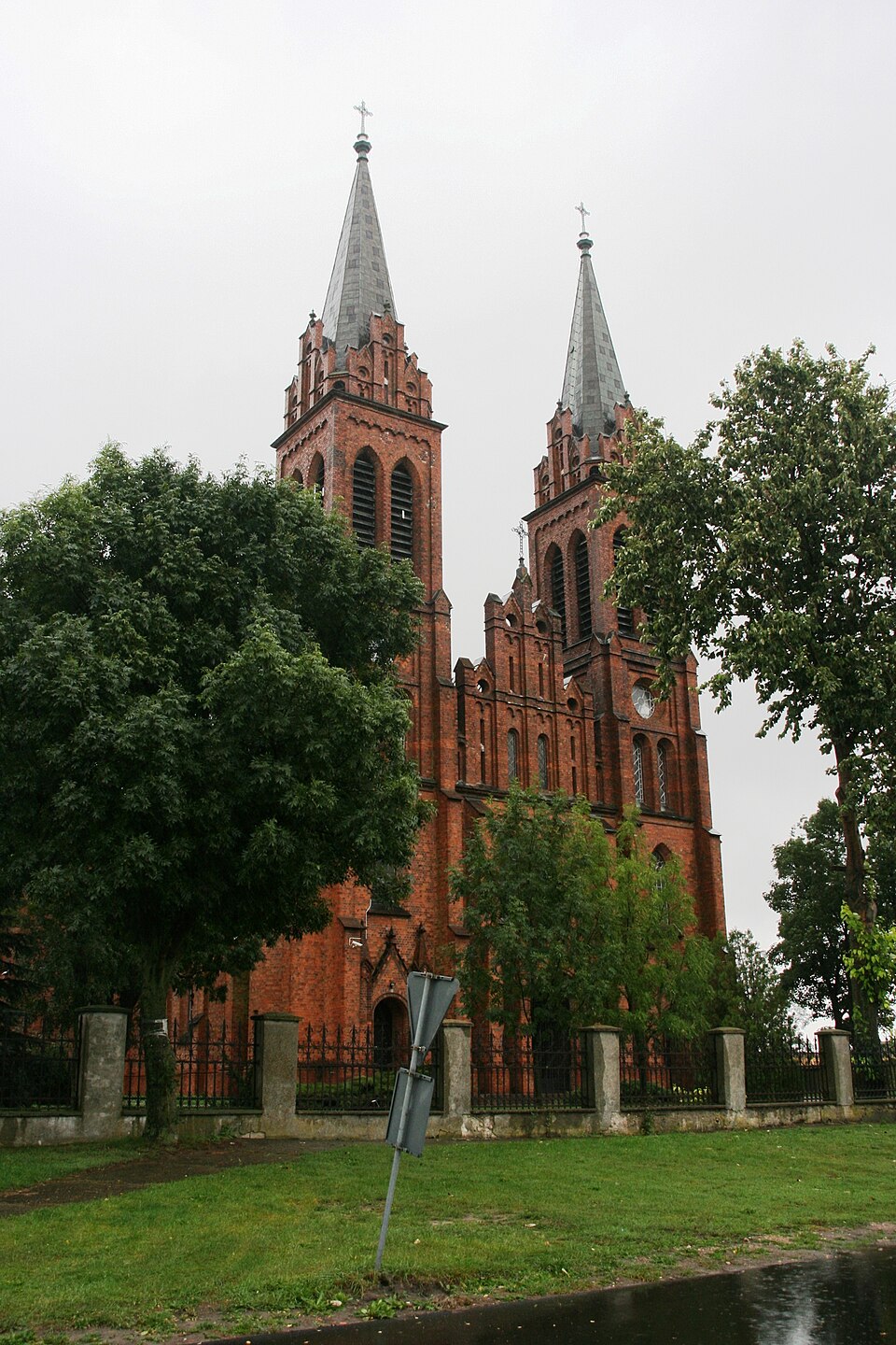 Kościół Wszystkich Świętych – Złaków Kościelny