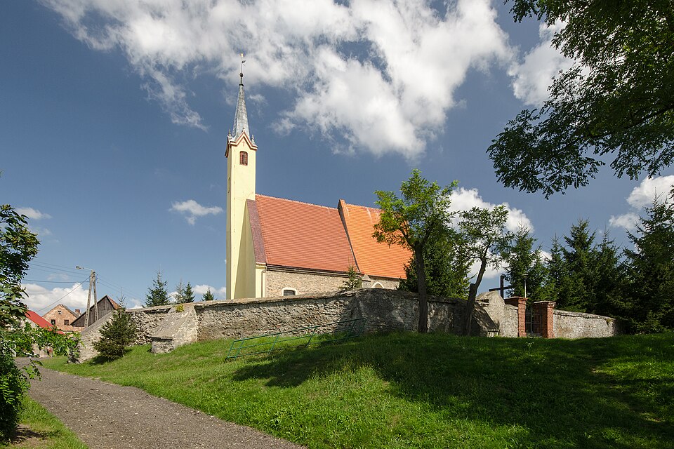 Kościół św. Andrzeja Apostoła – Kucharzowice