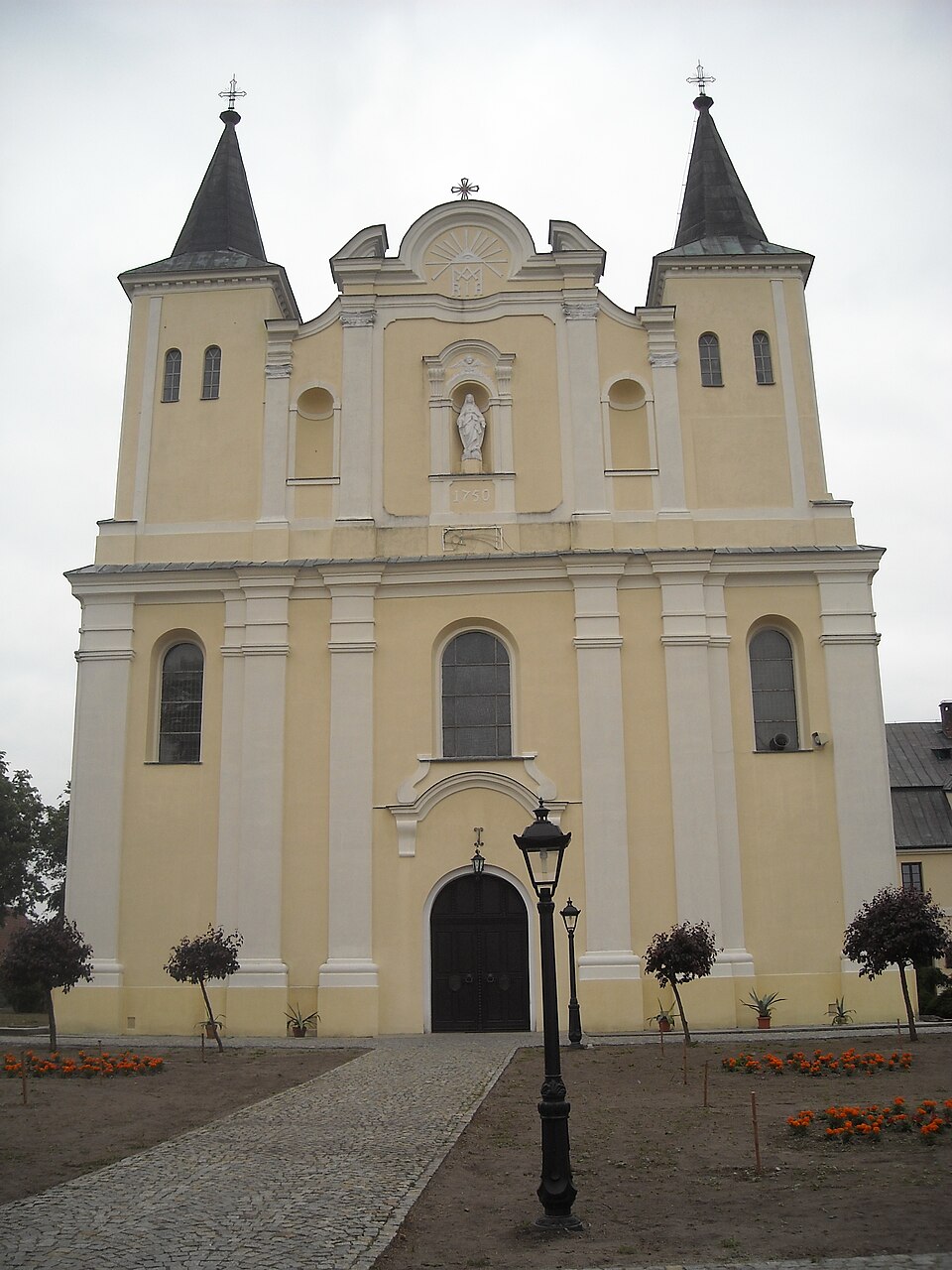 Kościół Narodzenia NMP – Biechowo